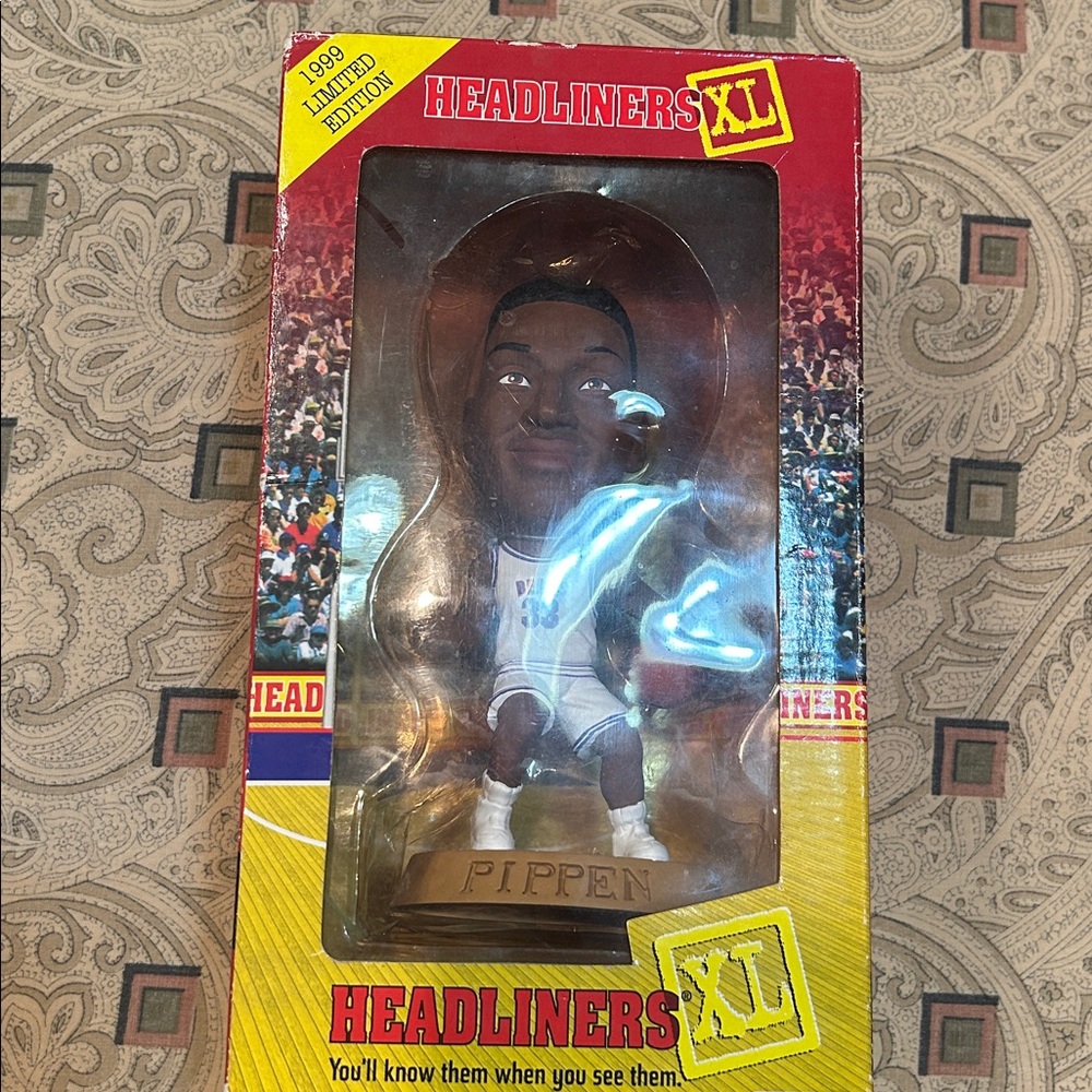Headliners XL Limited Edition Figurine